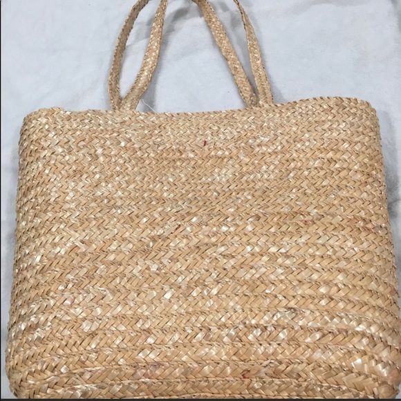 Handbags - Wicker straw tote nwot